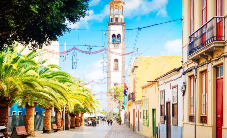 ¿Cuáles son las ciudades importantes de las Islas Canarias?