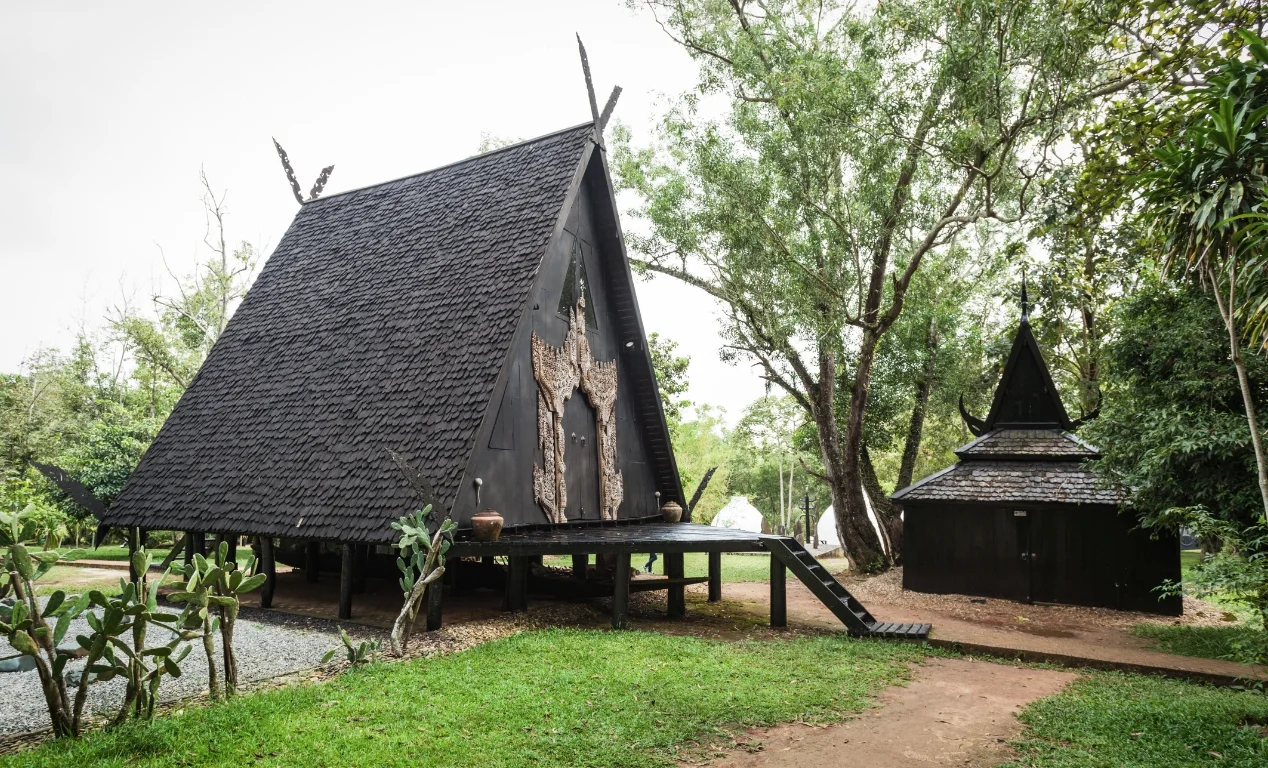 Casa Negra (Baan Dam)