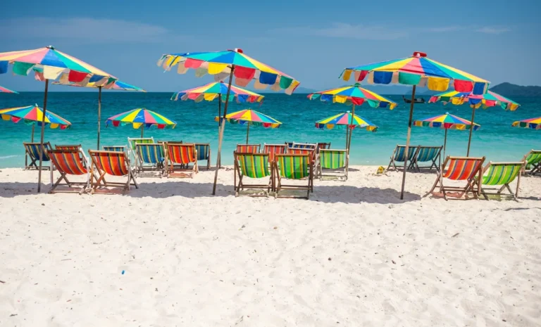 ¿Dónde encontrar los mejores alojamientos en Phuket?