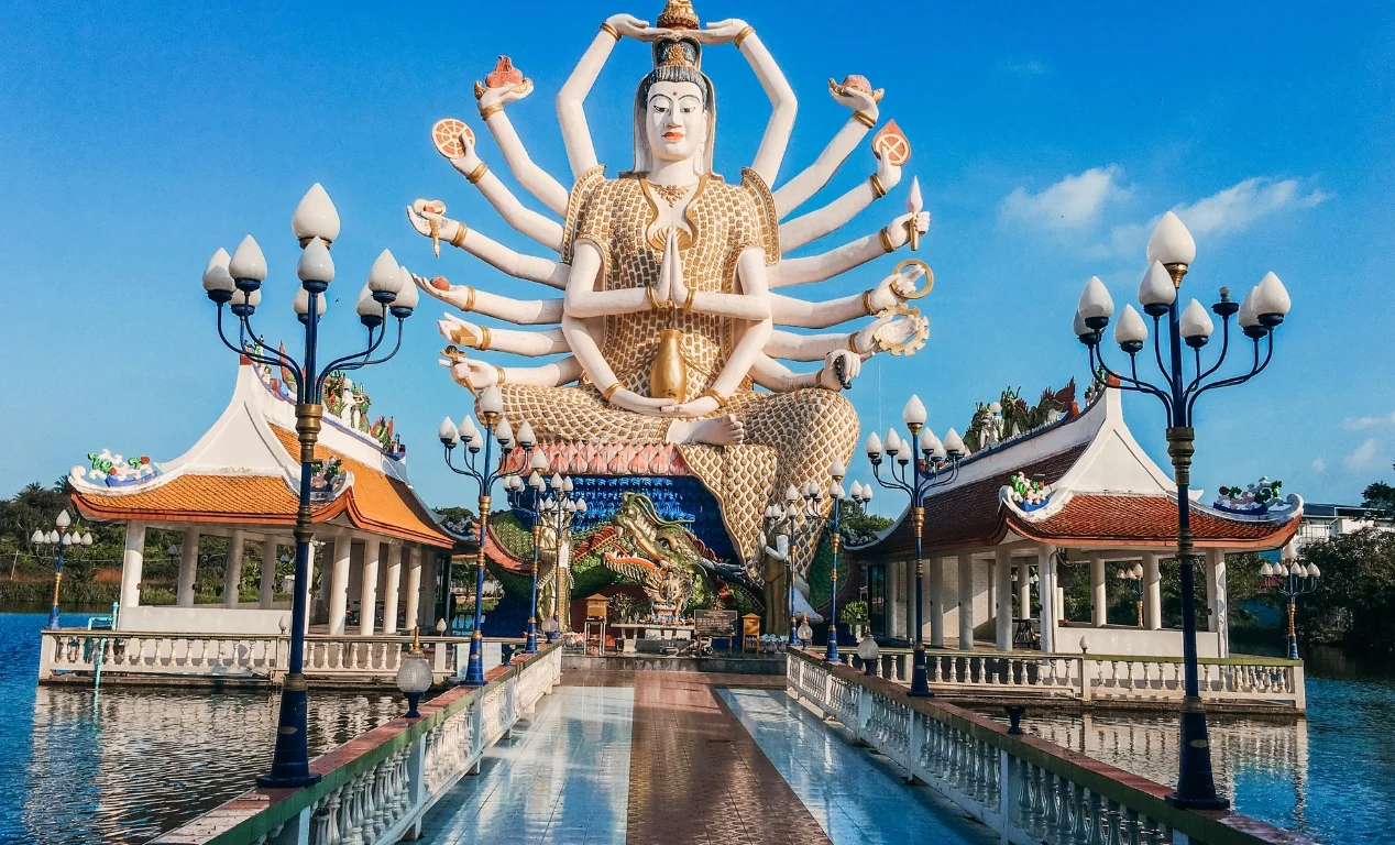 Wat Plai Laem
