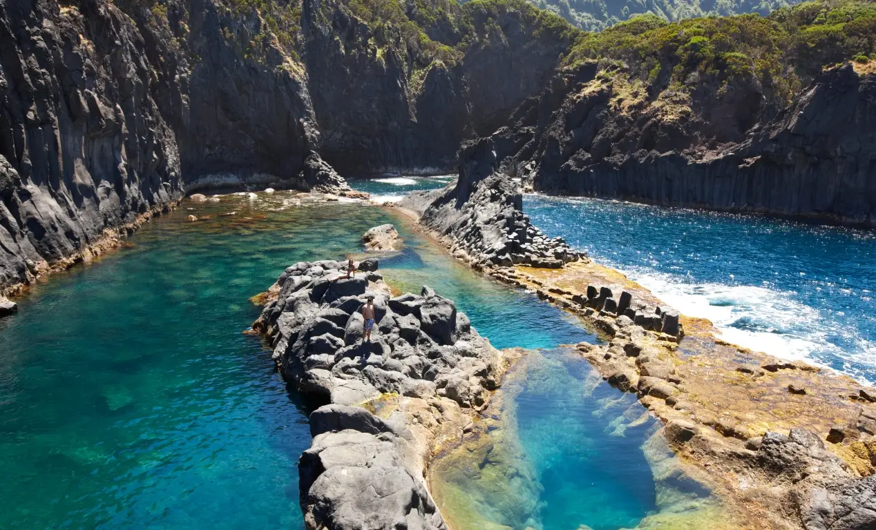 Razones para viajar a Azores en Abril, Agosto y en Diciembre