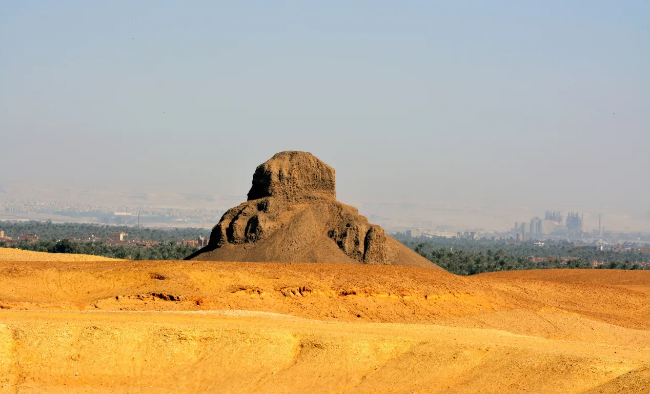 Pirámide Negra (Amenemhat III)